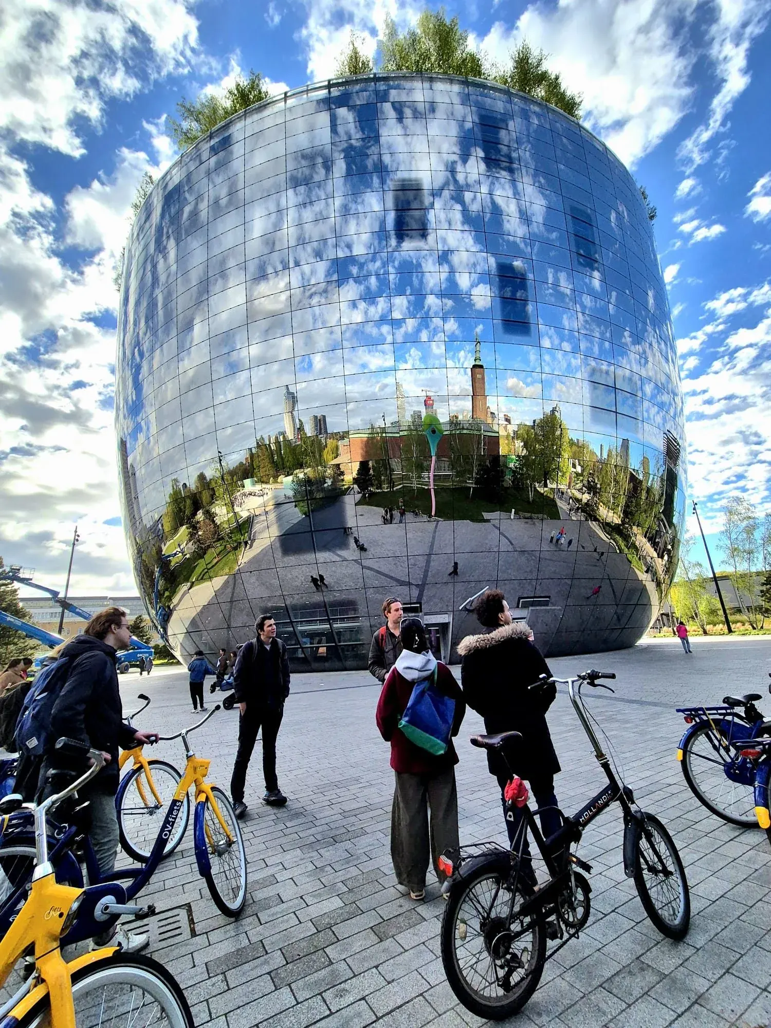 The mirrored bowl of the Depot Boijmans Van Beuningen in Rotterdam