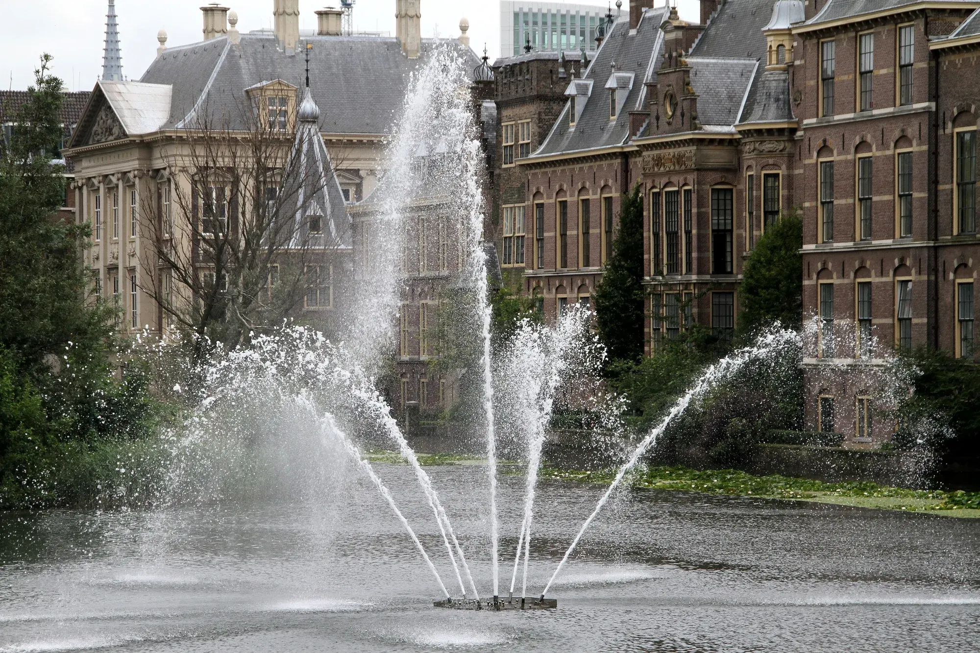 The fountain on the Hofvijver in front of the Binnenhof in The Hague