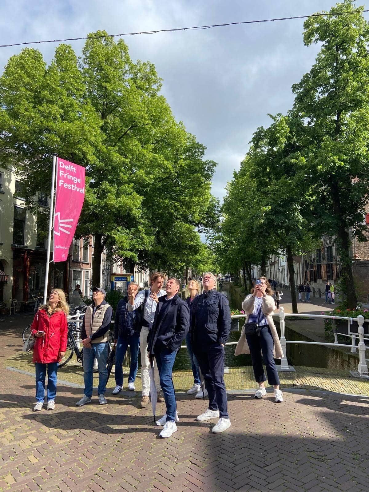 Guide and group in Delft